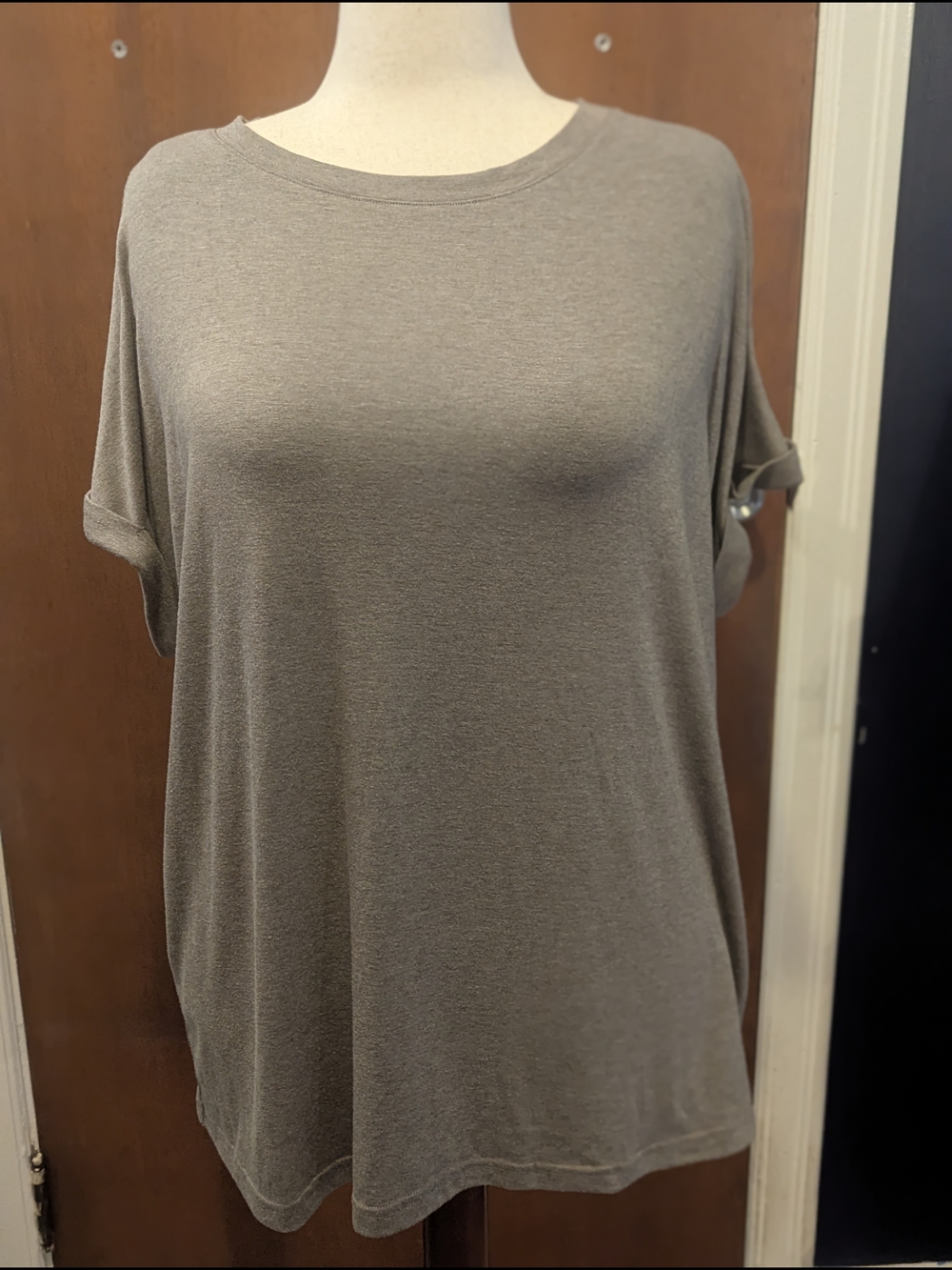 Relaxed Short-Sleeve Crewneck Tee in Taupe
